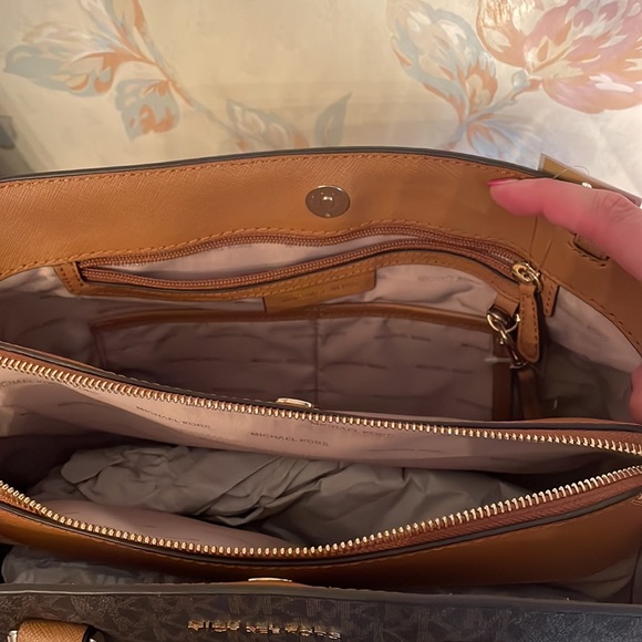 ‼️SOLD‼️ Michael Kors Bag - Picture 7 of 7
